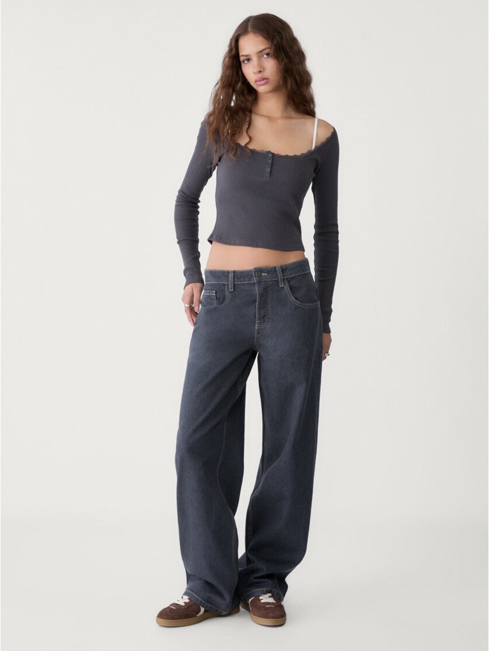 Baggy Wide Leg Low-rise Women’s Jeans in Washed Black
